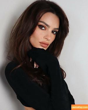 Emily Ratajkowski photo #2203