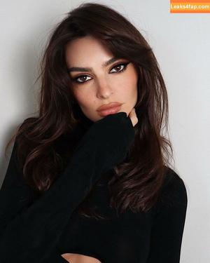 Emily Ratajkowski photo #2204