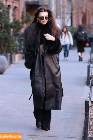 Emily Ratajkowski photo #2213