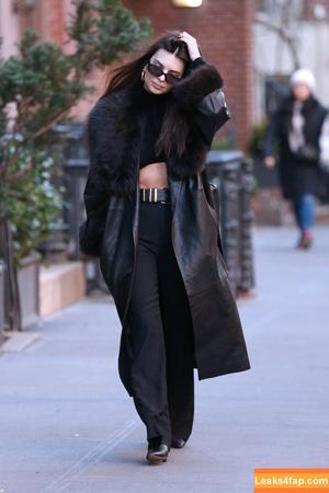 Emily Ratajkowski photo #2215