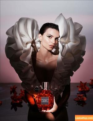 Emily Ratajkowski photo #2232