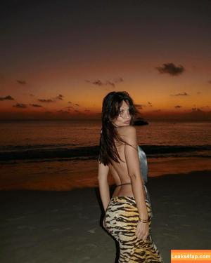 Emily Ratajkowski photo #2283