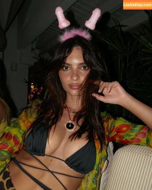 Emily Ratajkowski photo #2285