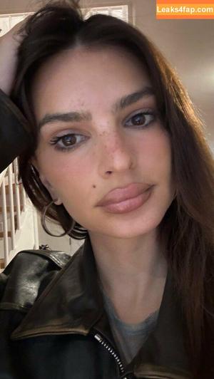 Emily Ratajkowski photo #2289