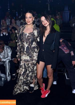 Emily Ratajkowski photo #2338