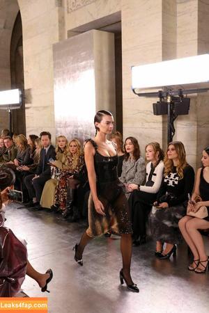 Emily Ratajkowski photo #2364