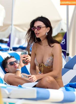 Emily Ratajkowski photo #2391