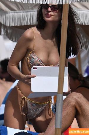 Emily Ratajkowski photo #2409