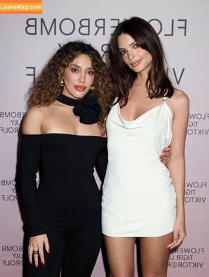 Emily Ratajkowski photo #2431