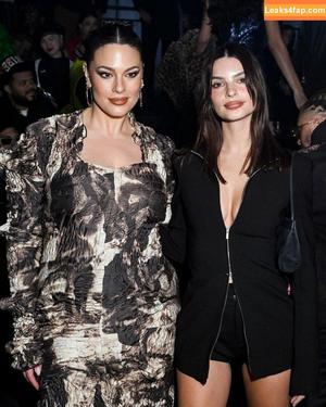 Emily Ratajkowski photo #2454