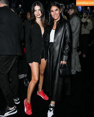 Emily Ratajkowski photo #2464