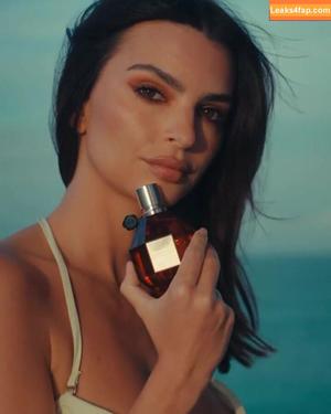 Emily Ratajkowski photo #2475