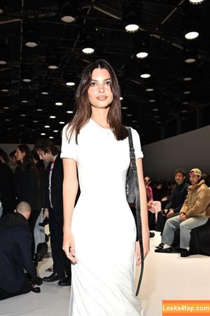 Emily Ratajkowski photo #2558