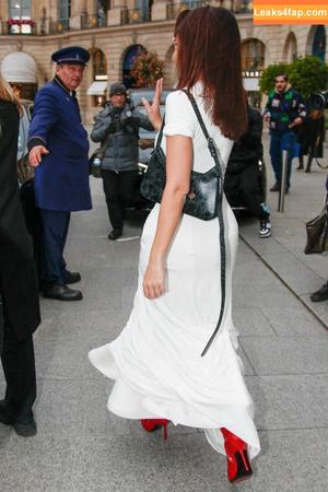 Emily Ratajkowski photo #2573