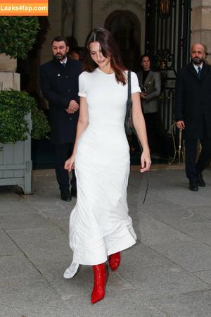 Emily Ratajkowski photo #2574