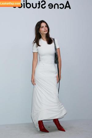 Emily Ratajkowski photo #2588