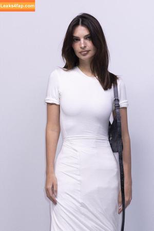 Emily Ratajkowski photo #2590