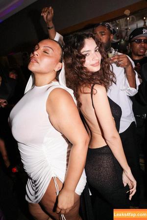 Emily Ratajkowski photo #2607