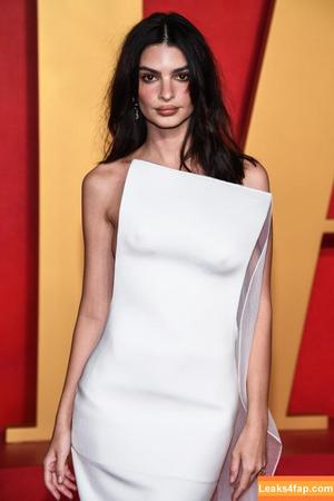 Emily Ratajkowski photo #2859