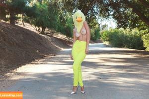 Emily Ratajkowski photo #2922