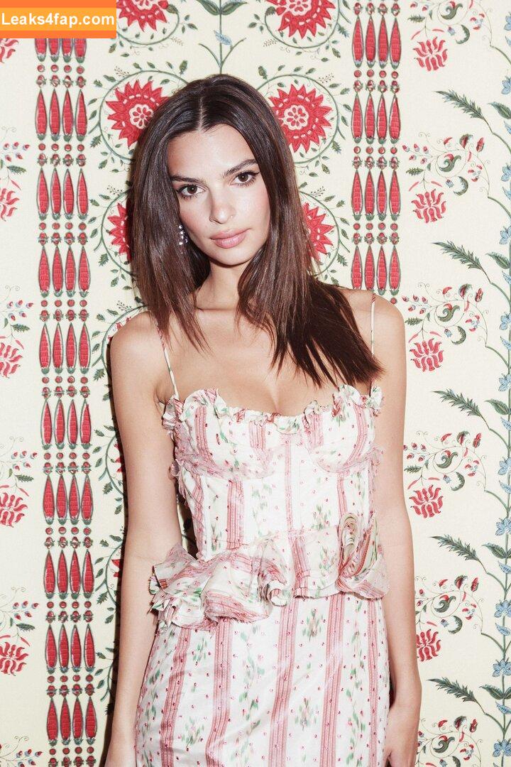 Emily Ratajkowski / Officialemilyratajkowski / emrata / https: leaked photo photo #3034