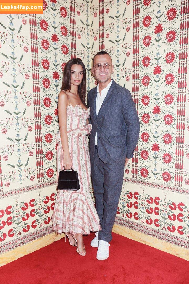 Emily Ratajkowski / Officialemilyratajkowski / emrata / https: leaked photo photo #3040