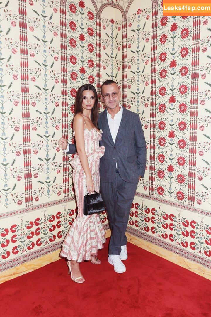 Emily Ratajkowski / Officialemilyratajkowski / emrata / https: leaked photo photo #3047