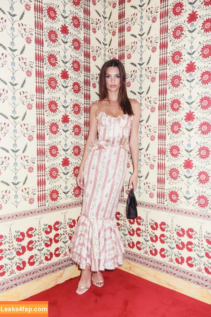 Emily Ratajkowski / Officialemilyratajkowski / emrata / https: leaked photo photo #3057