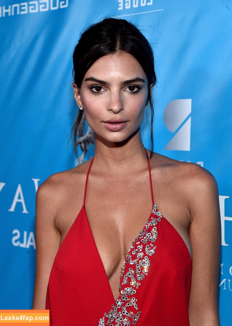 Emily Ratajkowski / Officialemilyratajkowski / emrata / https: leaked photo photo #3060