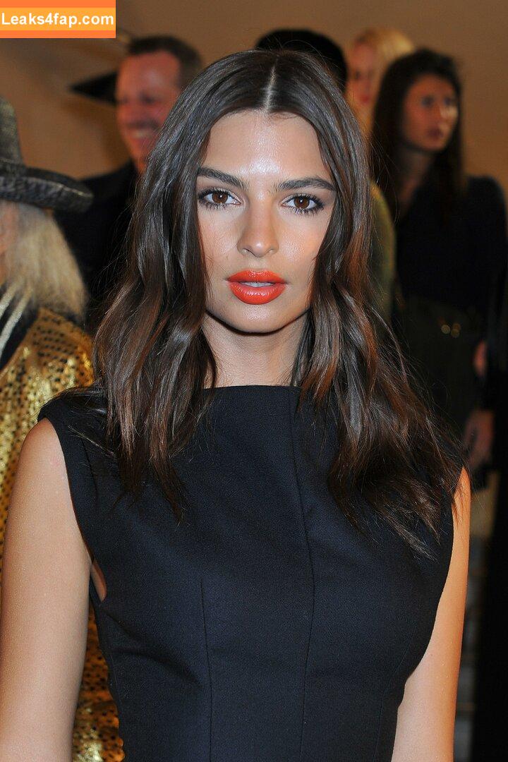 Emily Ratajkowski / Officialemilyratajkowski / emrata / https: leaked photo photo #3147