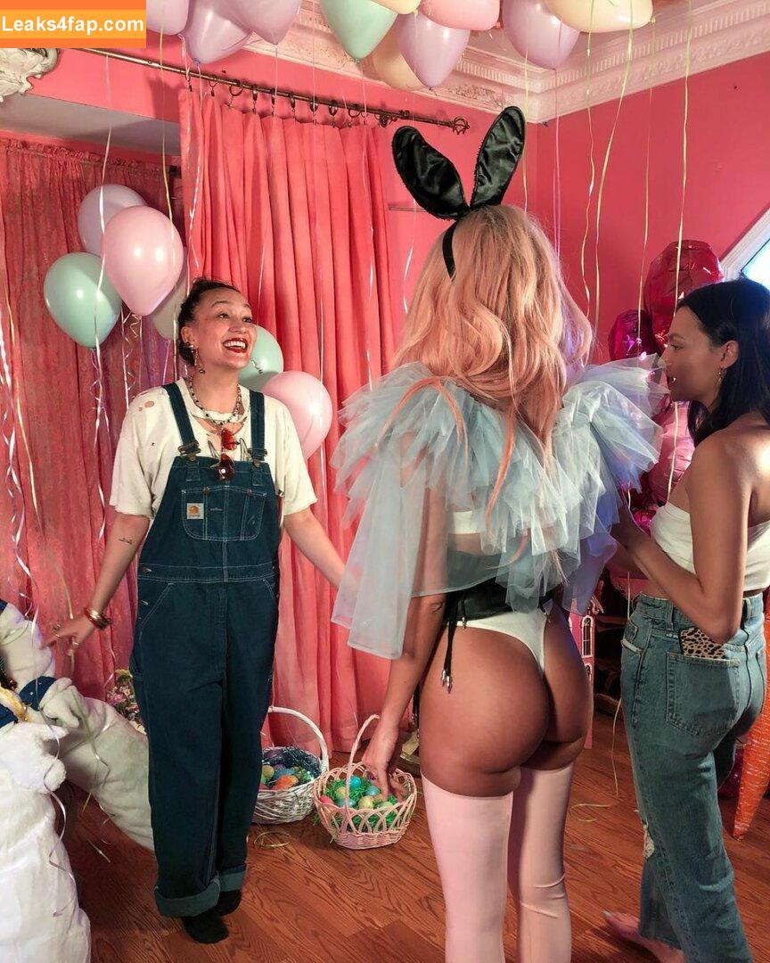 Emily Ratajkowski / Officialemilyratajkowski / emrata / https: leaked photo photo #3196