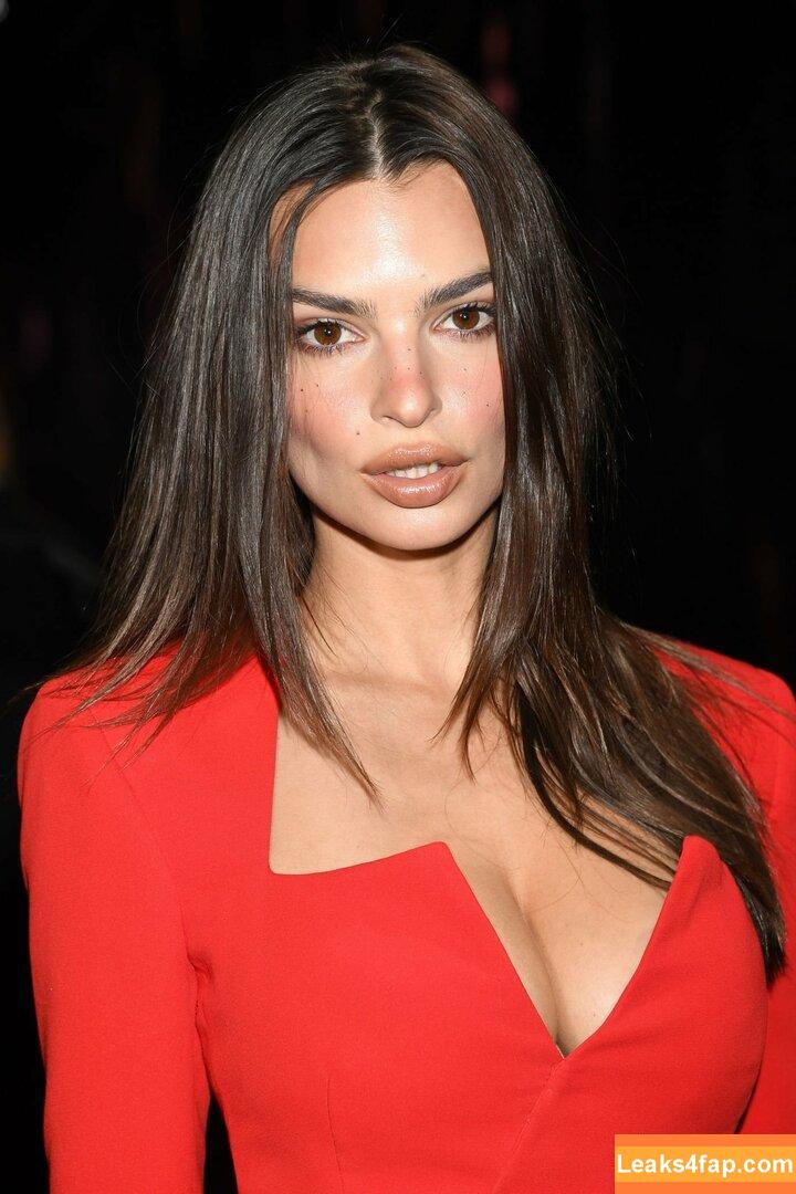 Emily Ratajkowski / Officialemilyratajkowski / emrata / https: leaked photo photo #3269