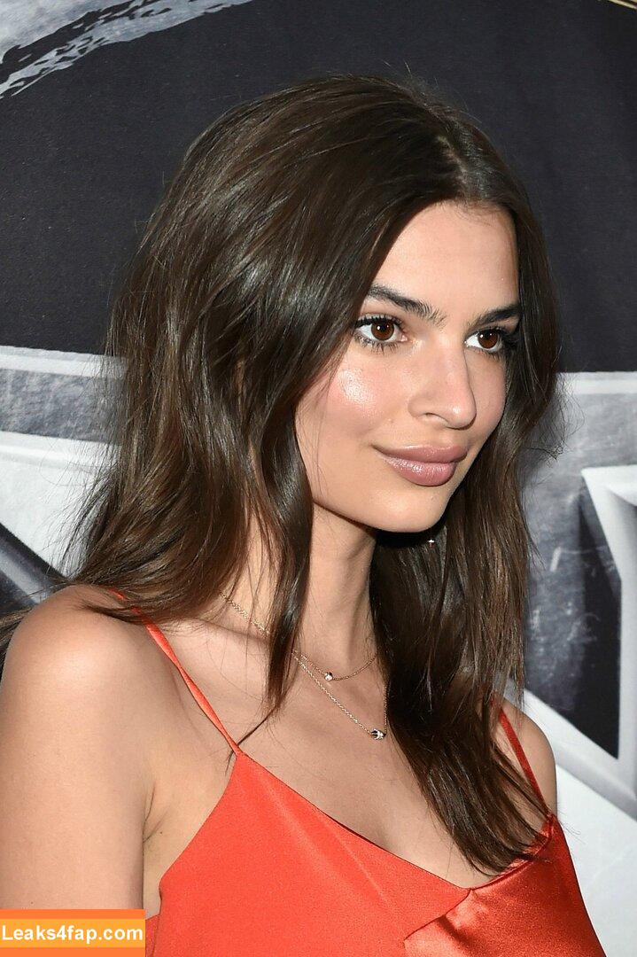 Emily Ratajkowski / Officialemilyratajkowski / emrata / https: leaked photo photo #3291