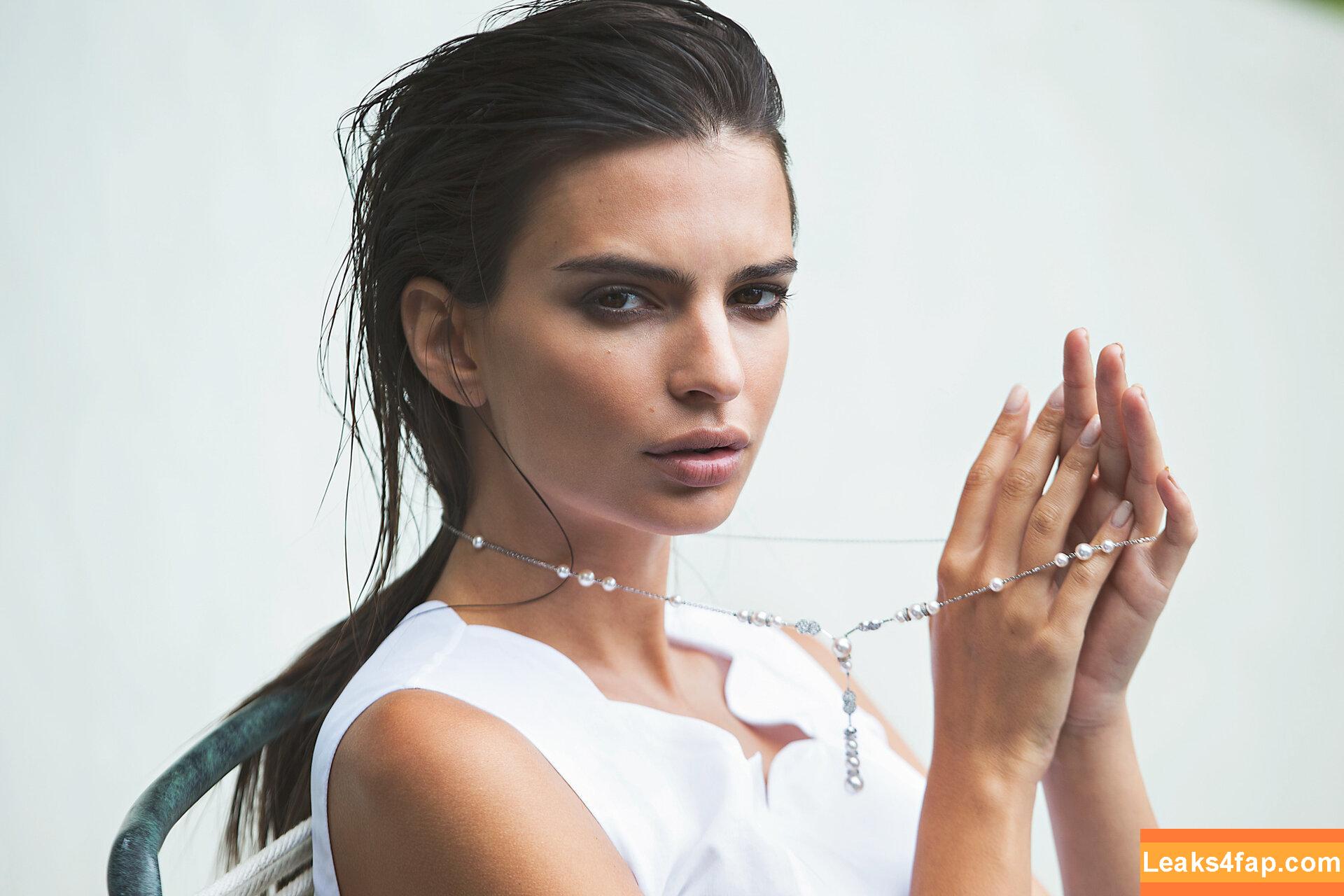 Emily Ratajkowski / Officialemilyratajkowski / emrata / https: leaked photo photo #3375