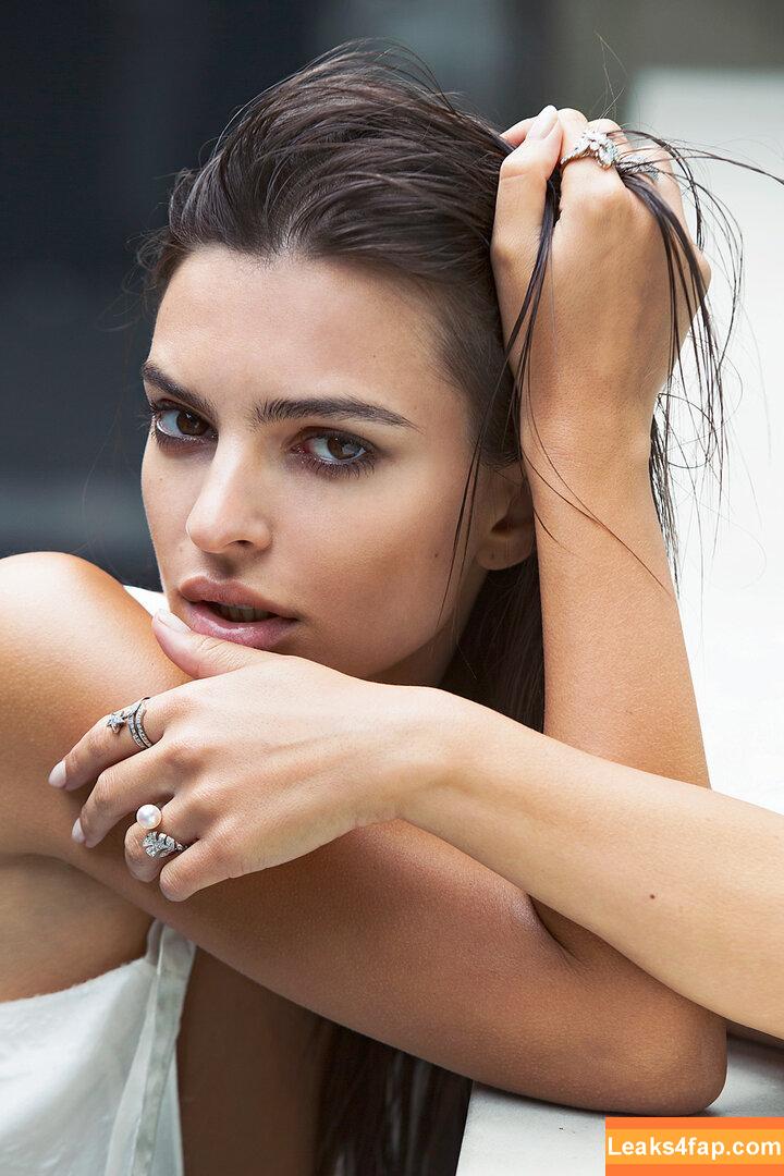 Emily Ratajkowski / Officialemilyratajkowski / emrata / https: leaked photo photo #3388