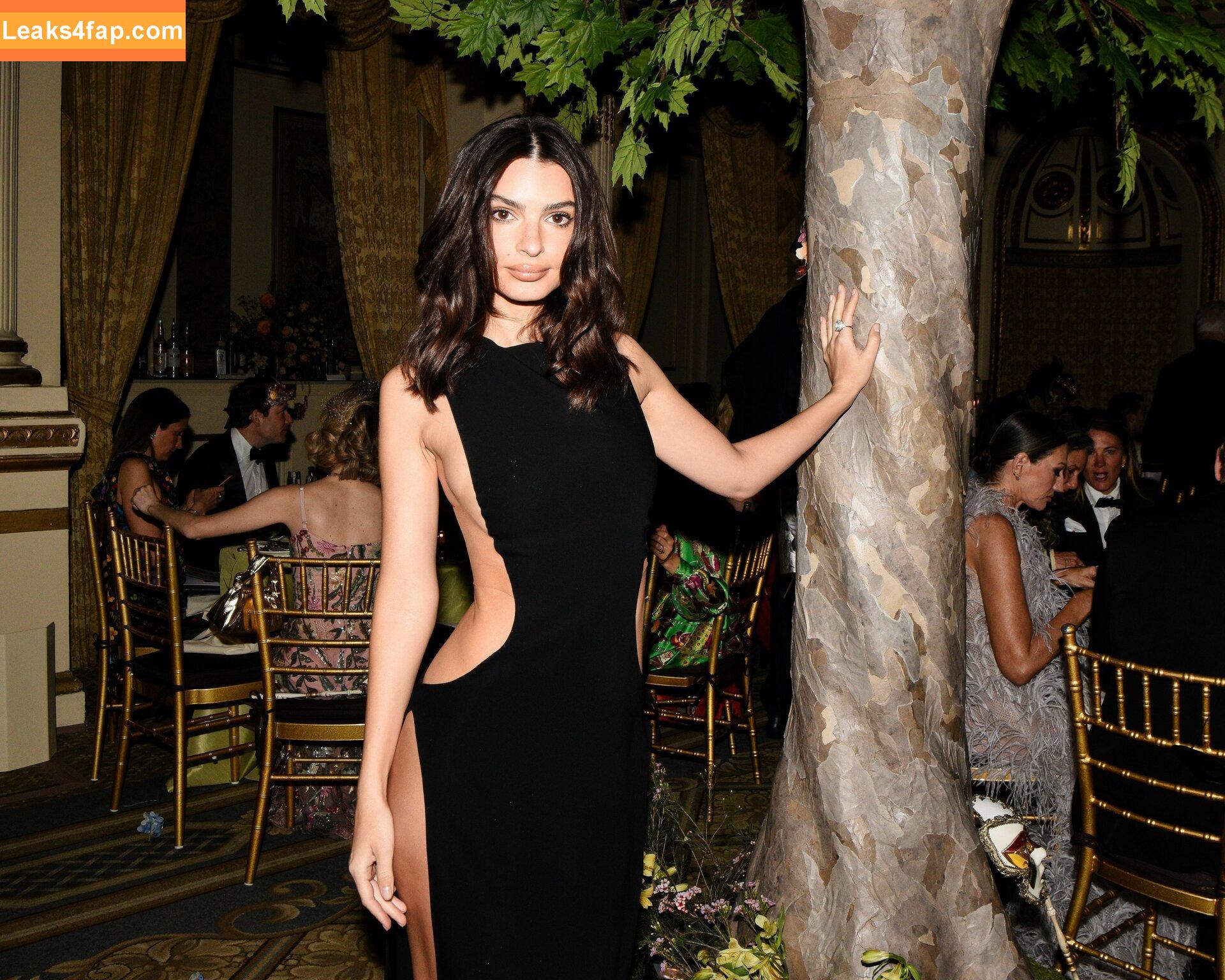 Emily Ratajkowski / Officialemilyratajkowski / emrata / https: leaked photo photo #3478