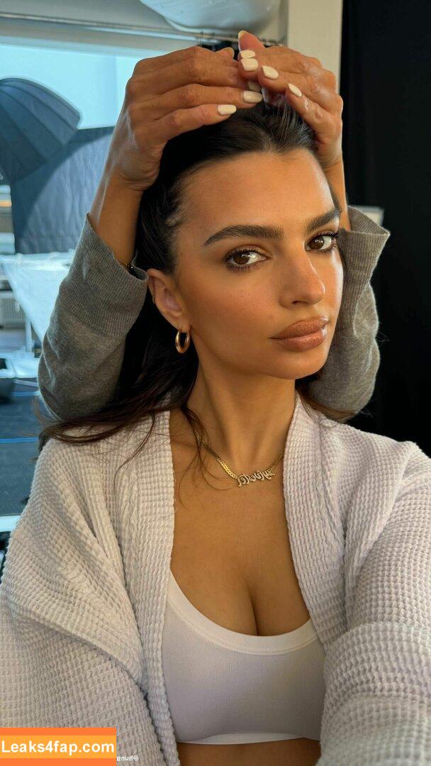 Emily Ratajkowski / Officialemilyratajkowski / emrata / https: leaked photo photo #3571