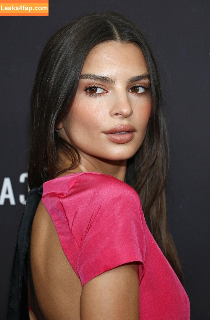 Emily Ratajkowski / Officialemilyratajkowski / emrata / https: leaked photo photo #3621