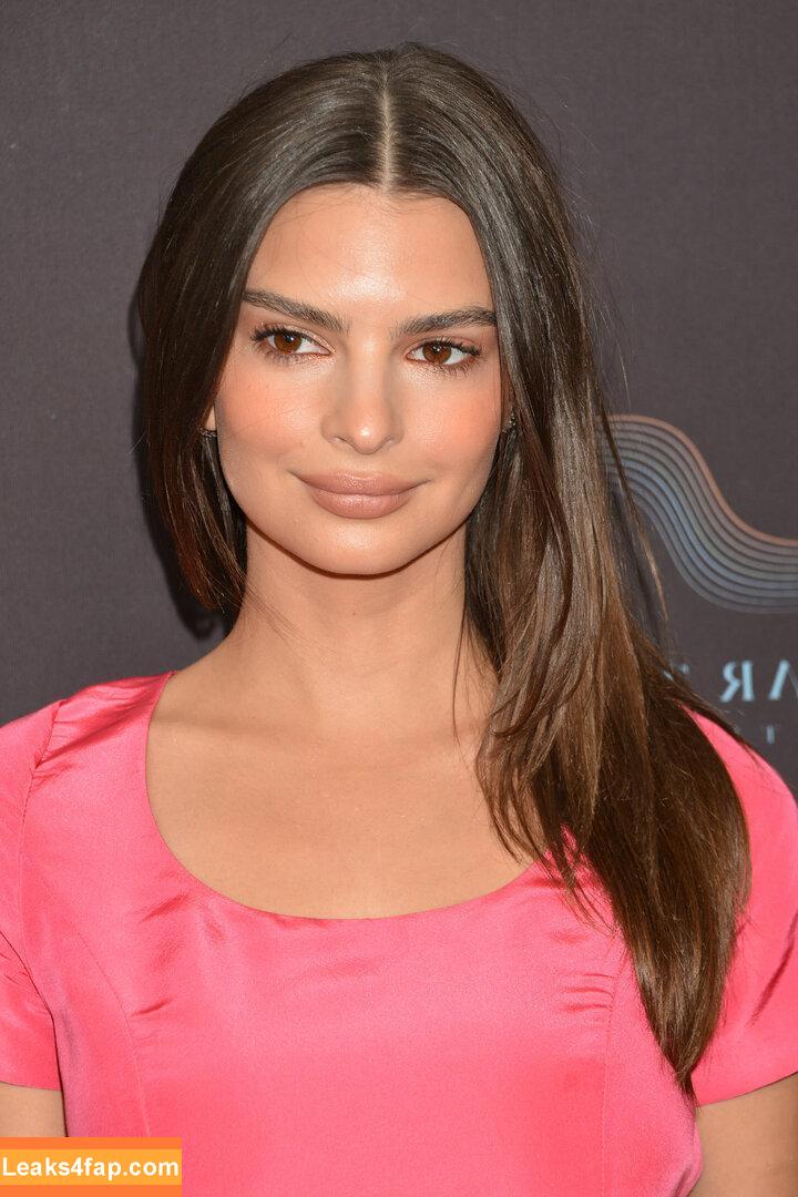 Emily Ratajkowski / Officialemilyratajkowski / emrata / https: leaked photo photo #3699