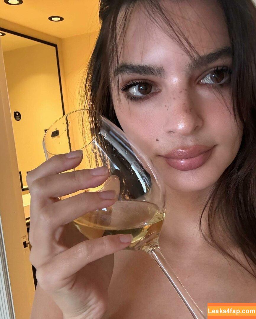 Emily Ratajkowski / Officialemilyratajkowski / emrata / https: leaked photo photo #3706