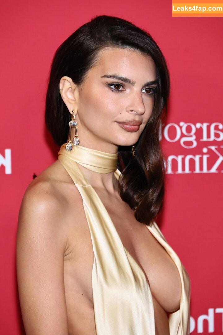 Emily Ratajkowski / Officialemilyratajkowski / emrata / https: leaked photo photo #3759