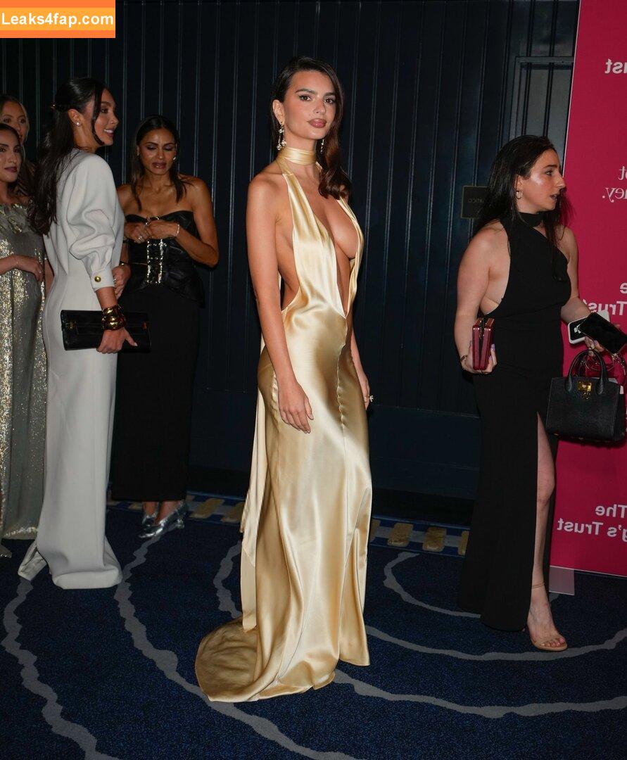 Emily Ratajkowski / Officialemilyratajkowski / emrata / https: leaked photo photo #3788