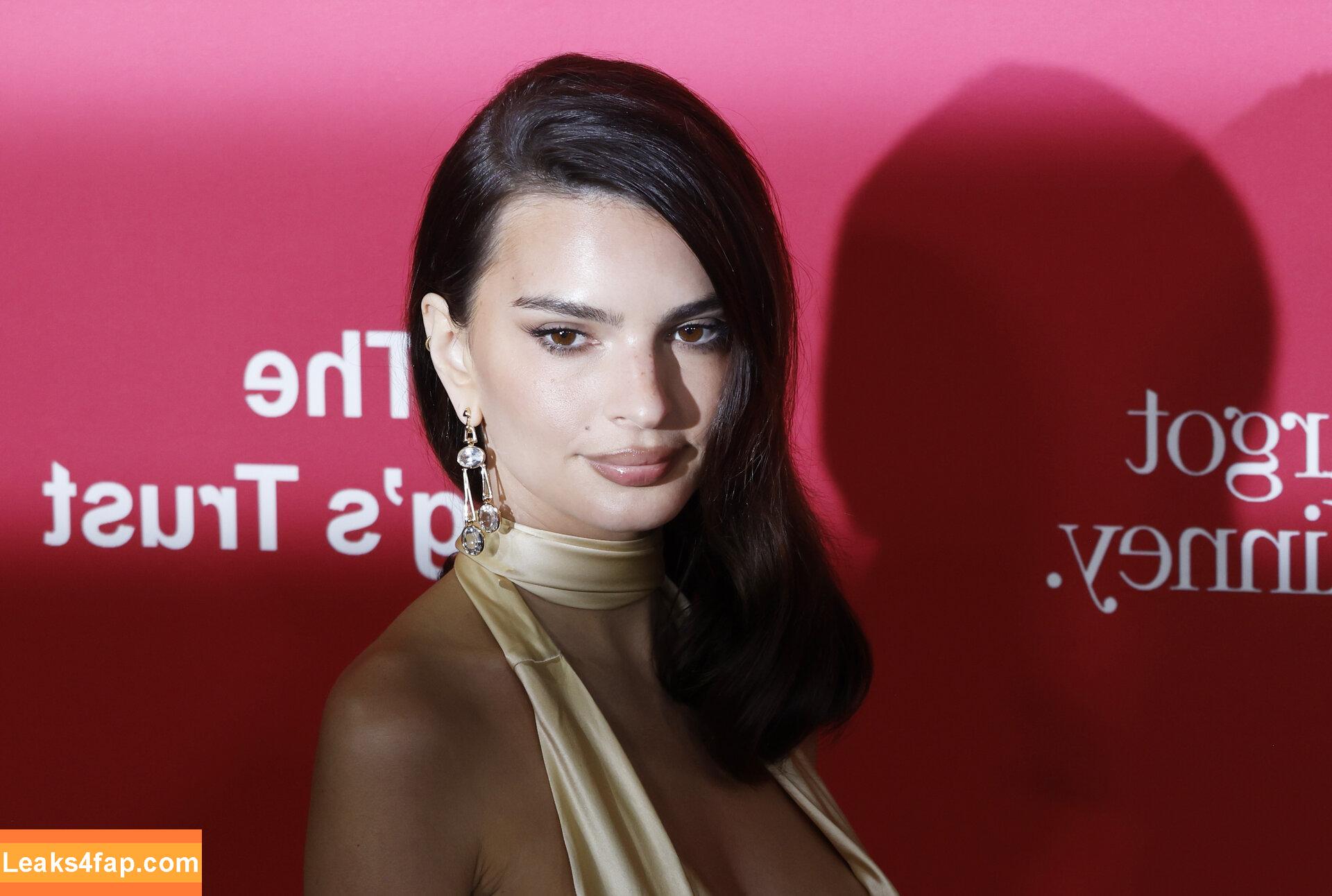 Emily Ratajkowski / Officialemilyratajkowski / emrata / https: leaked photo photo #3789