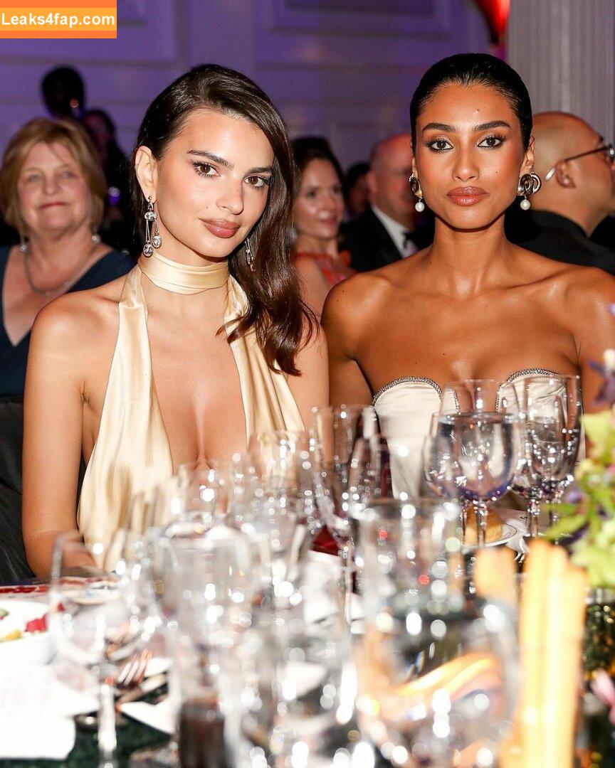 Emily Ratajkowski / Officialemilyratajkowski / emrata / https: leaked photo photo #3808