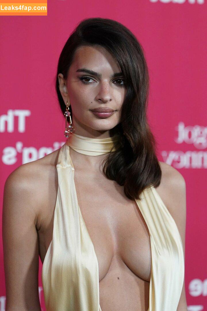 Emily Ratajkowski / Officialemilyratajkowski / emrata / https: leaked photo photo #3824