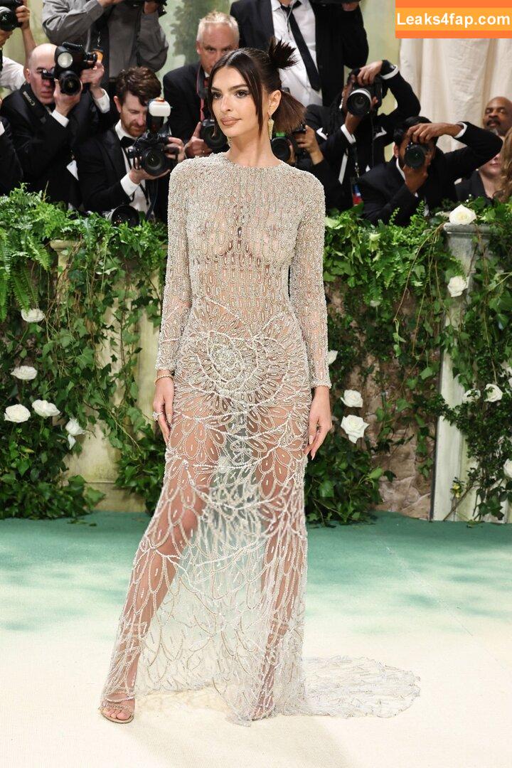 Emily Ratajkowski / Officialemilyratajkowski / emrata / https: leaked photo photo #3843