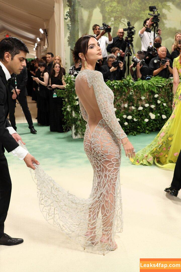 Emily Ratajkowski / Officialemilyratajkowski / emrata / https: leaked photo photo #3847