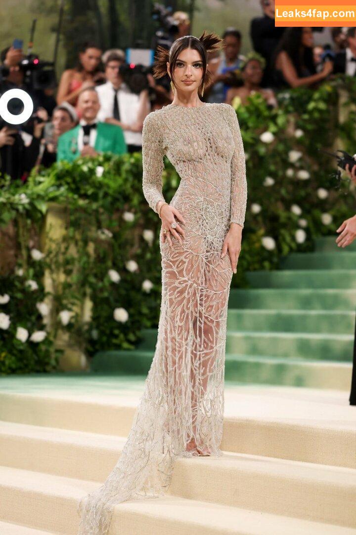 Emily Ratajkowski / Officialemilyratajkowski / emrata / https: leaked photo photo #3861