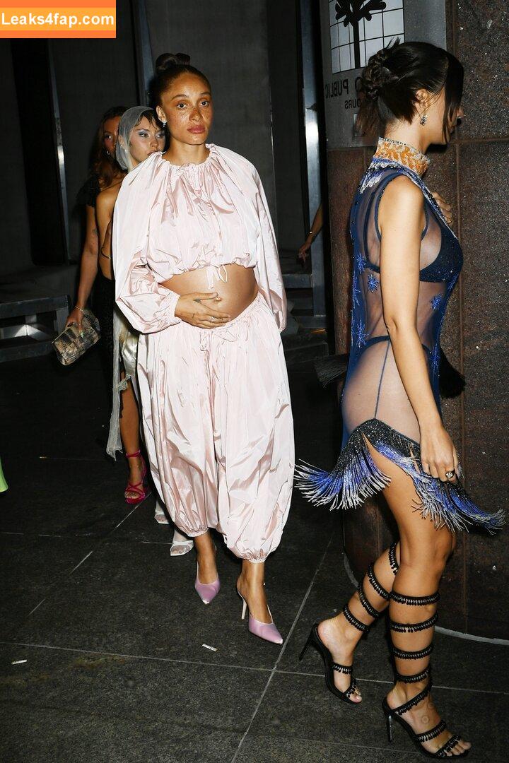 Emily Ratajkowski / Officialemilyratajkowski / emrata / https: слитое фото фото #3865