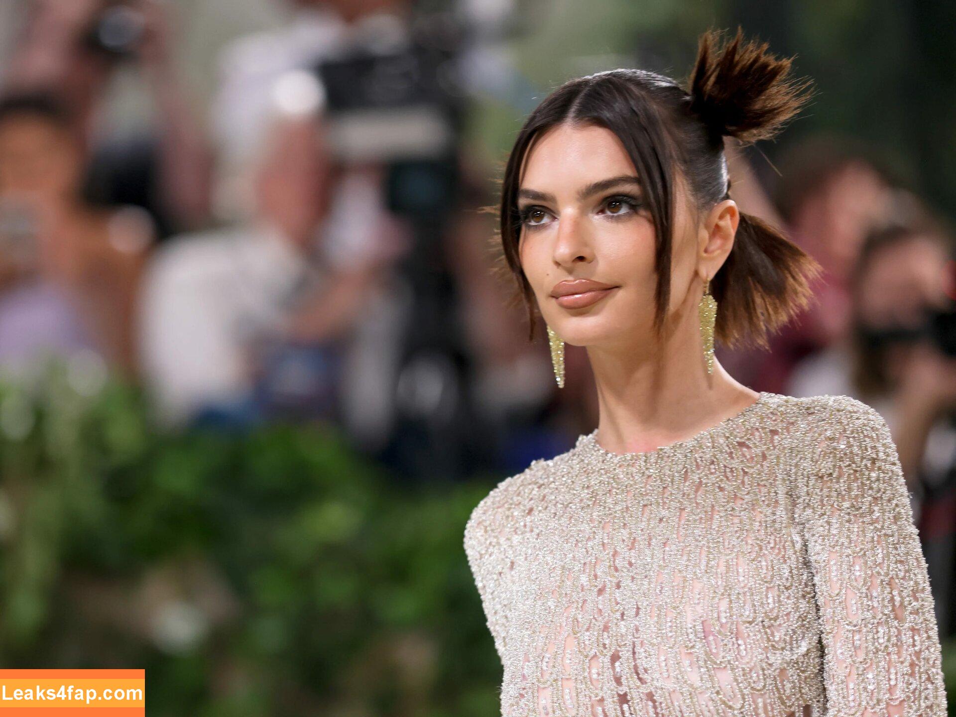 Emily Ratajkowski / Officialemilyratajkowski / emrata / https: leaked photo photo #3908